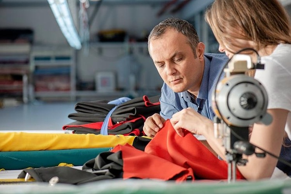 How to Start a Clothing Brand in 14 Easy Steps (2025)