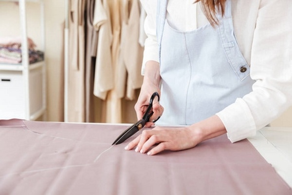  A 4-Step Guide to the Cut and Sew Process + 3 Major Benefits