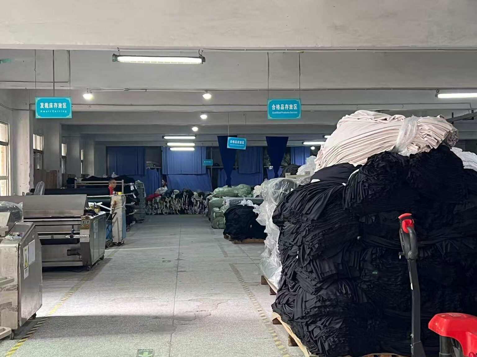 jiangxi clothing factory3